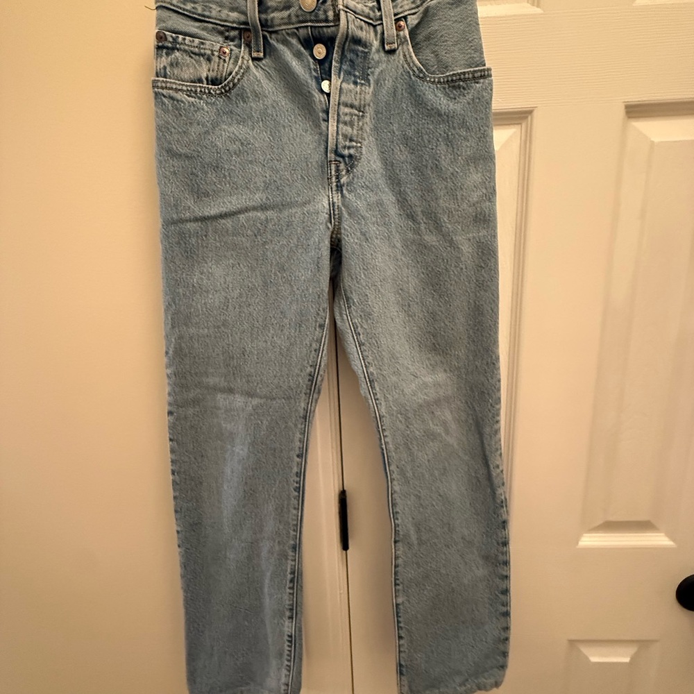 Levi's Women's Light Blue Straight Leg Jeans